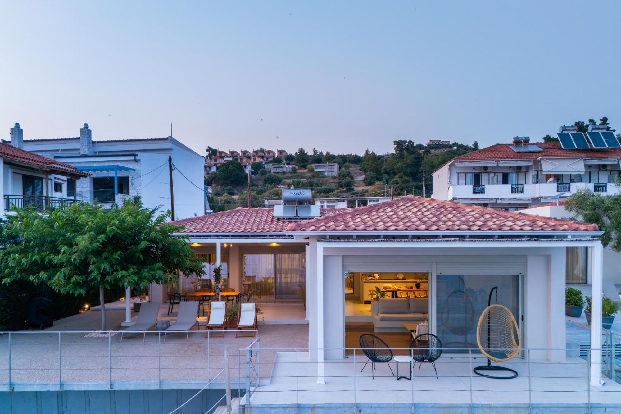 Melivia Seafront * Nea Skioni